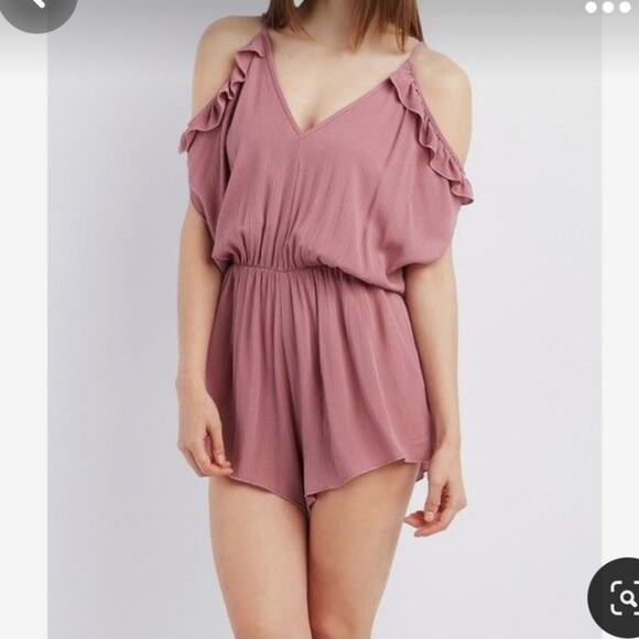 Charlotte Russe Pink Off-the-Shoulder Romper NWT Size Small - Picture 12 of 12
